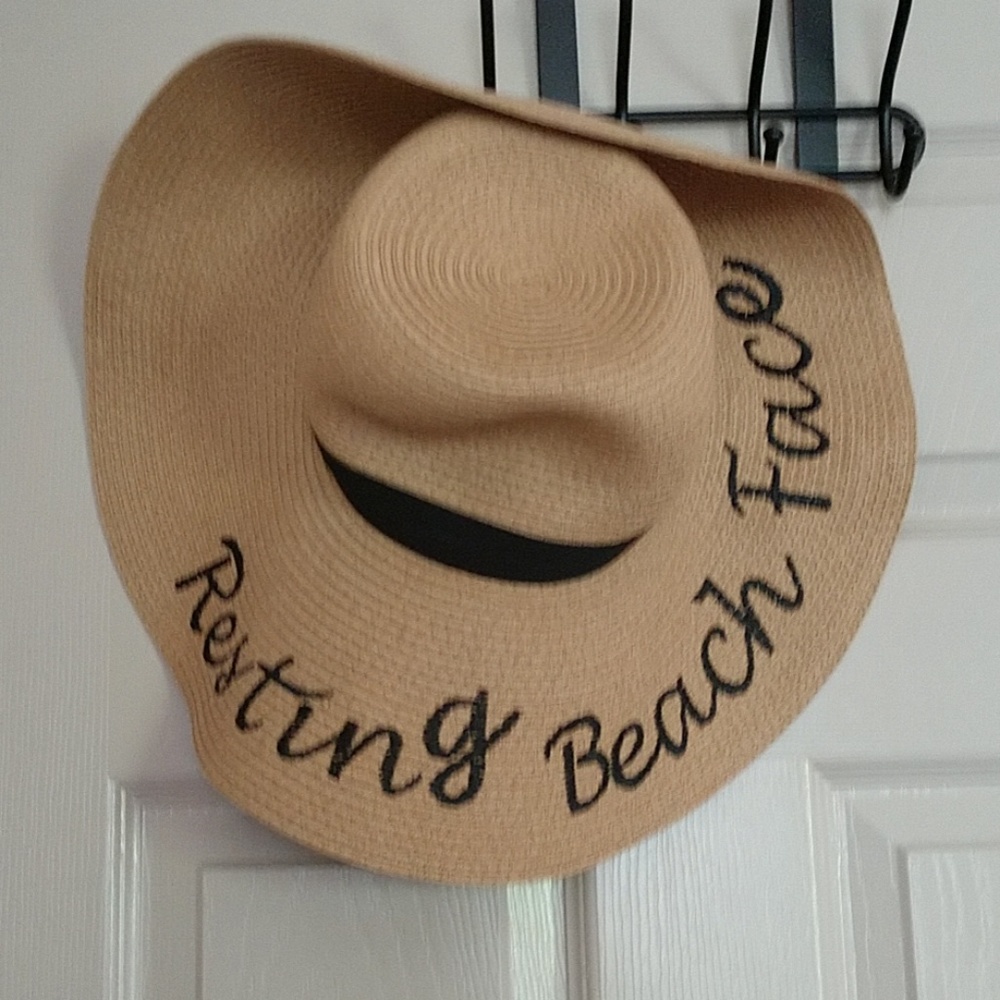 Resting beach face beach hat